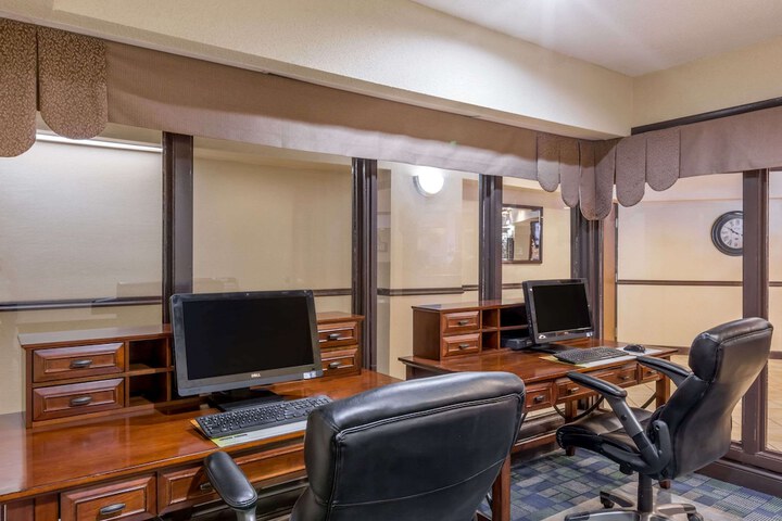 Business Center 40 of 40