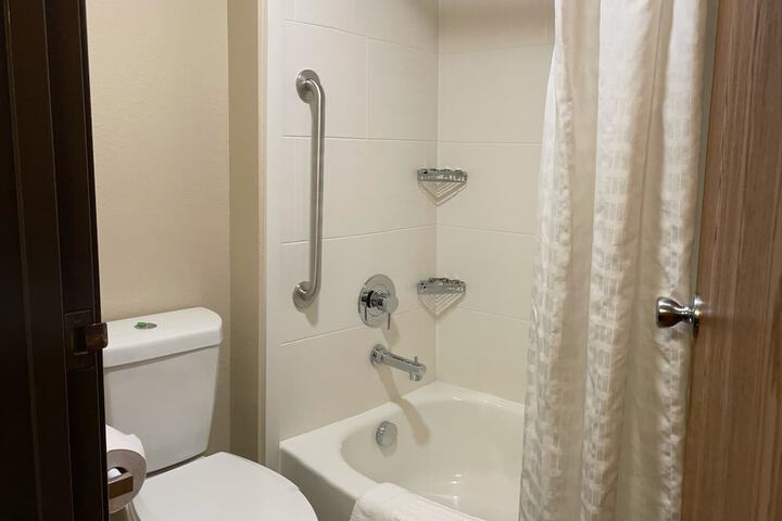 Wingate by Wyndham Pittsburgh / West Mifflin