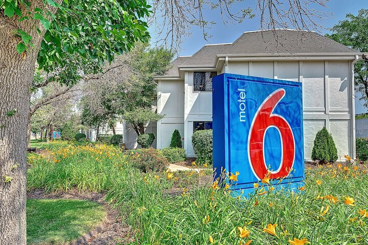 Hotel 4 of 51