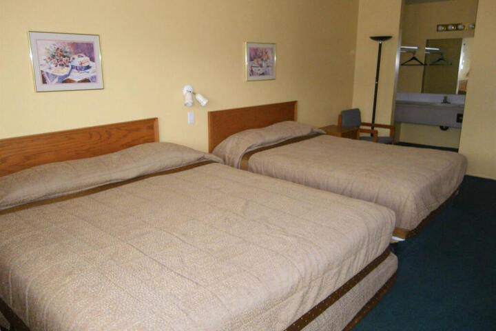 SELKIRK INN