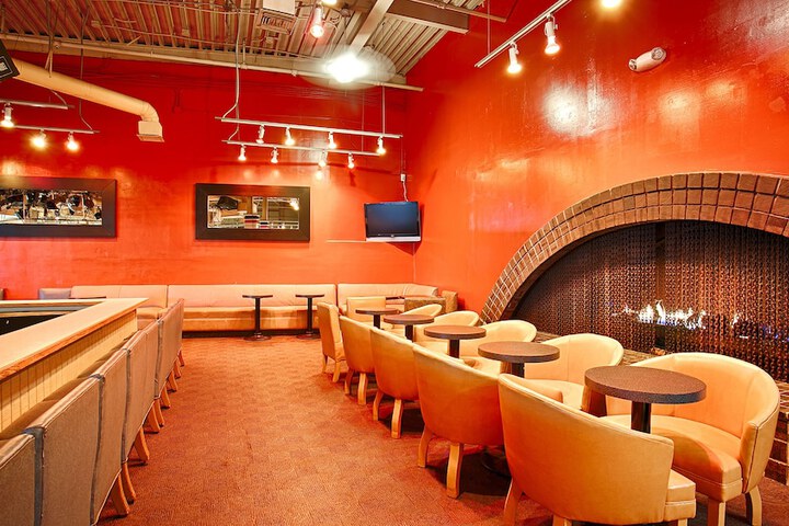 Dining 40 of 51
