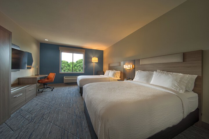 Room 32 of 87