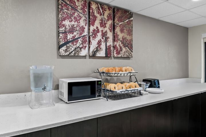 Breakfast/Coffee Service 36 of 44