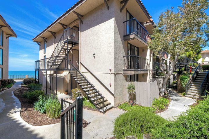 Solana Sunset Stunning Beachside Retreat for 4!