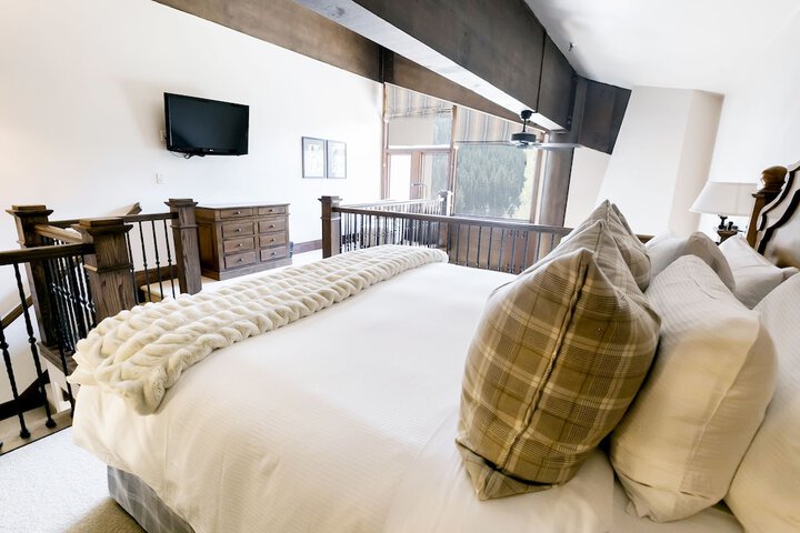 Stein Eriksen Lodge