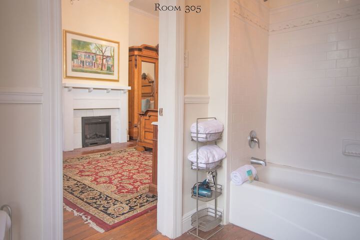 Room 64 of 170