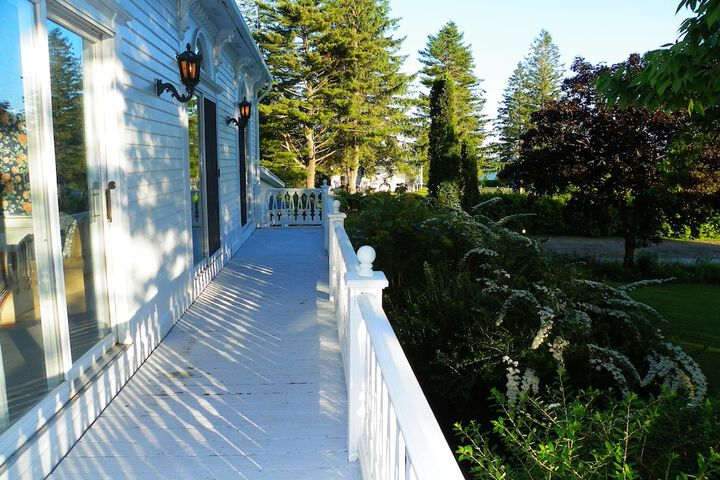 Homeport Inn and Tavern