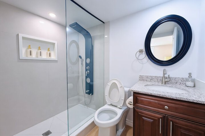 Cozy Rooms in Bright Walkout Suite - Newly Renovated 2026