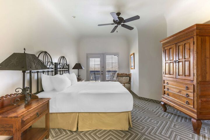 Room 18 of 34