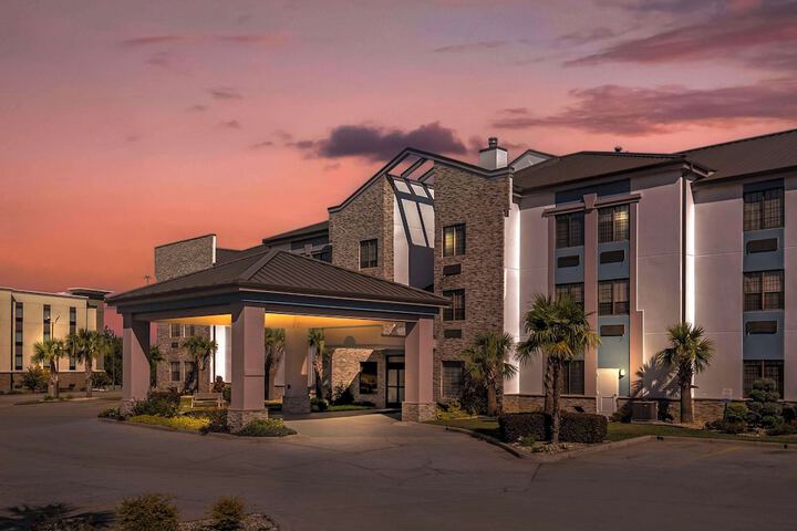 Hotel 4 of 49
