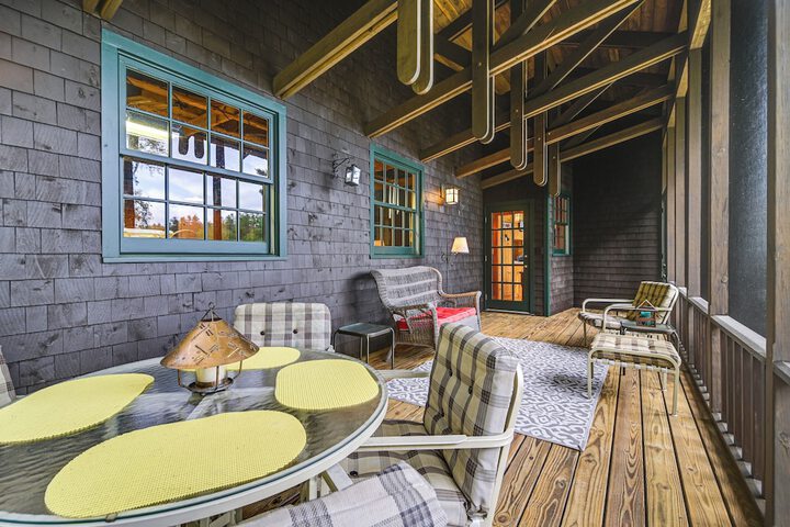 Lakefront Escape w / Deck & Kayaks in Lovell!