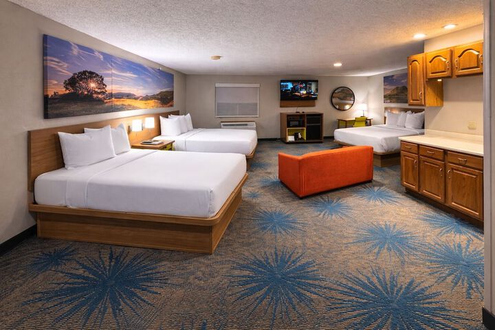 Days Inn by Wyndham Sturgis
