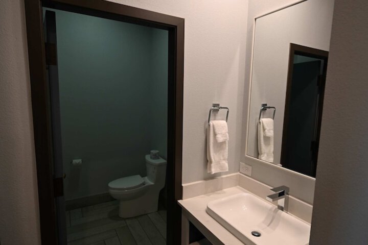 Room 54 of 75