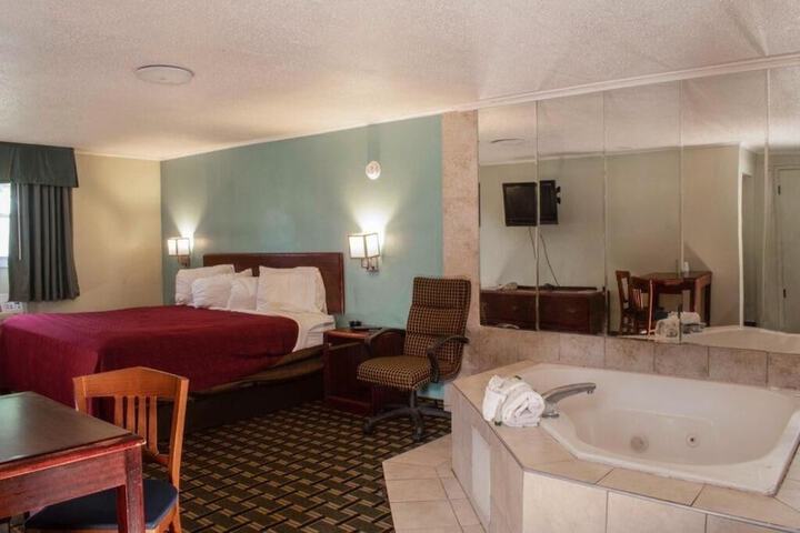 Room 21 of 35