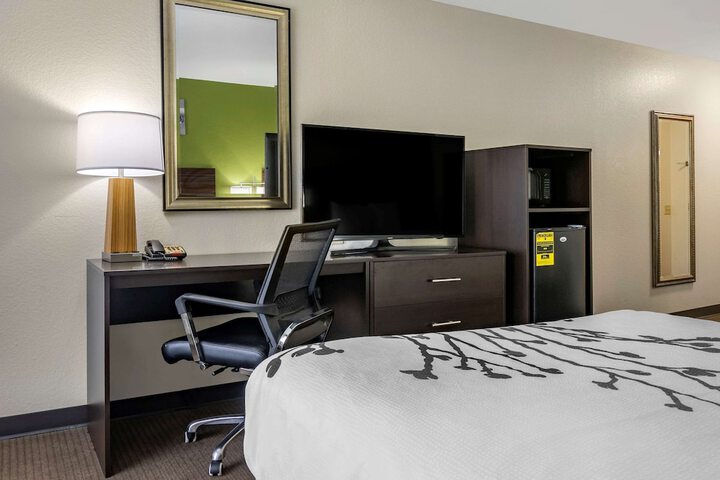 Room 12 of 29