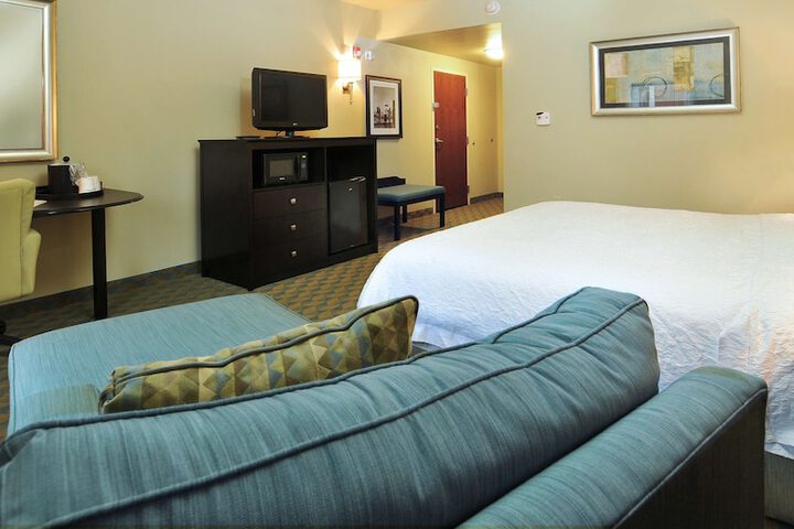 Room 6 of 30