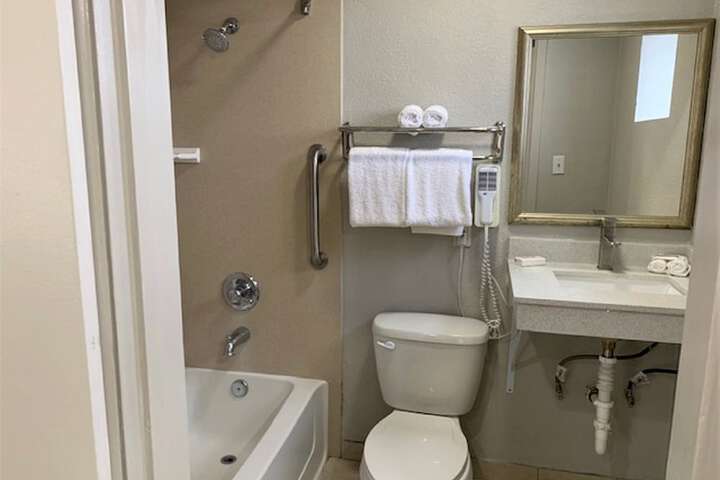 Room 11 of 15