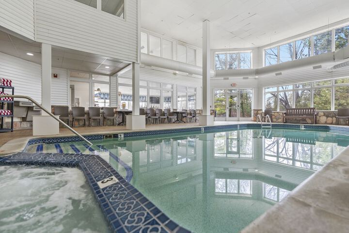 Cherry Tree Inn & Suites