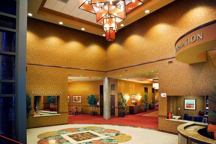 Embassy Suites by Hilton E Peoria Riverfront Conf Center