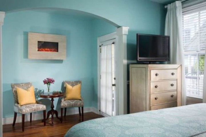 Room 90 of 158