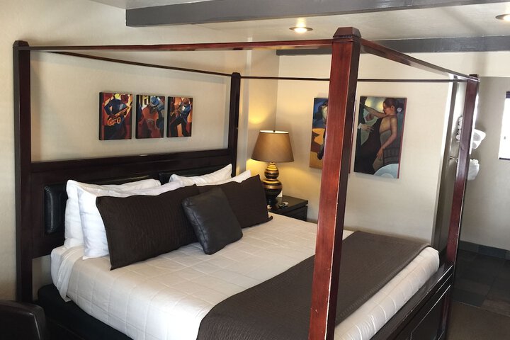 Room 19 of 42