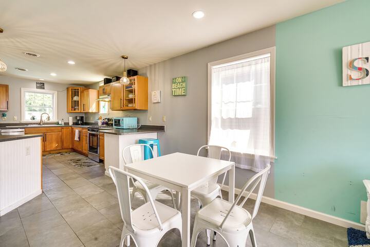 The 1818 Home w / Porch & Grill - 1 Mi to Beach!