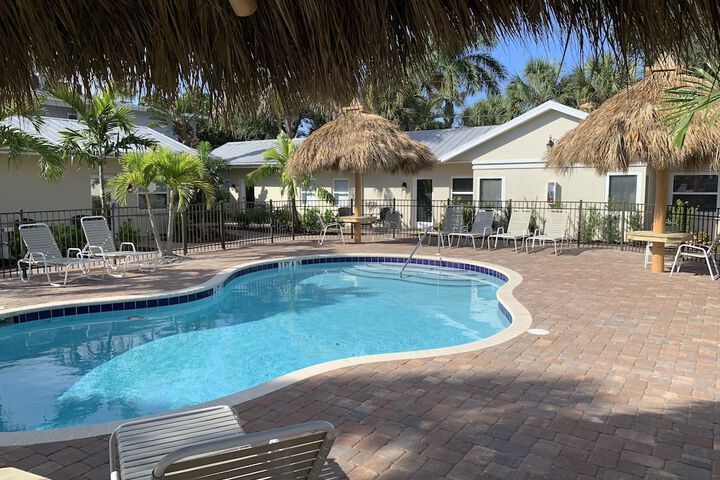 Twin Palms at Siesta