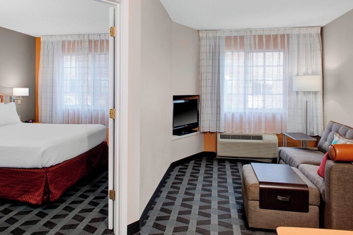 Room 25 of 34