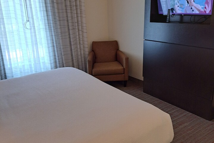 Room 25 of 46