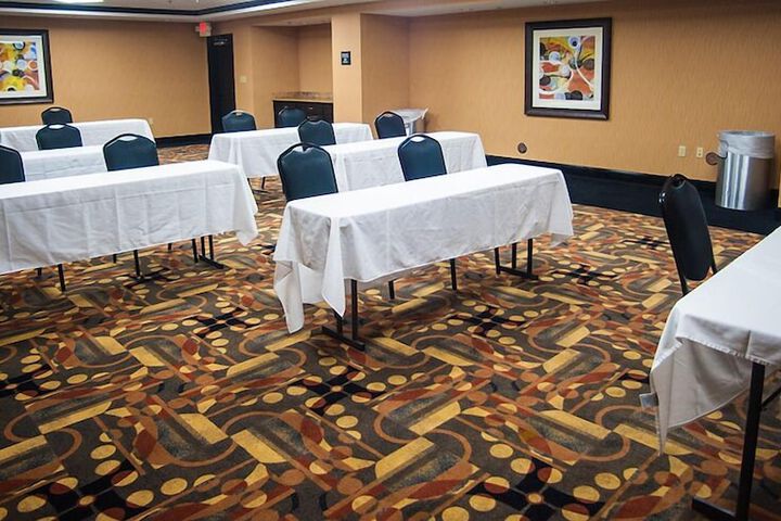 Hampton Inn & Suites Palestine