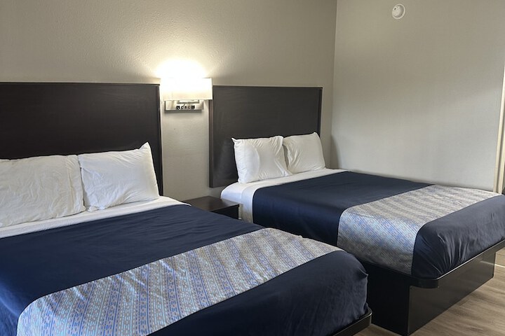 Room 8 of 13