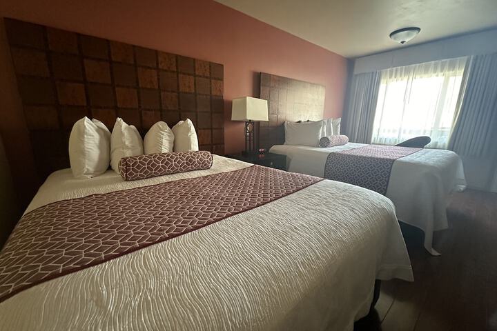 Room 32 of 38