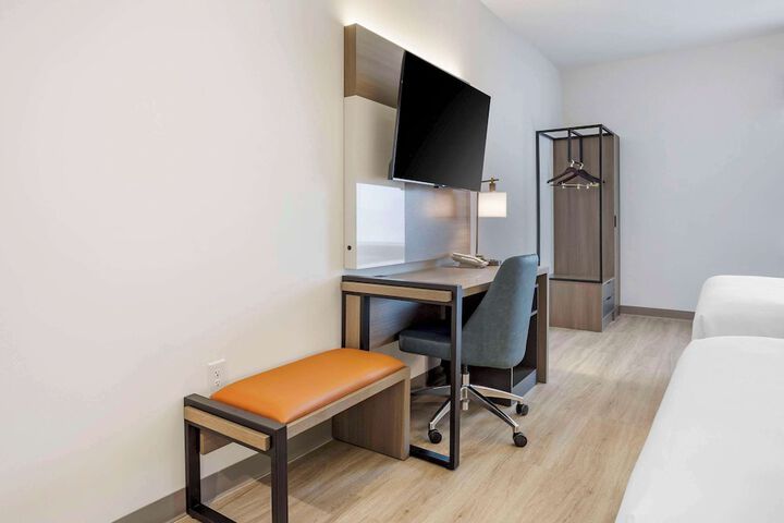 Room 41 of 82