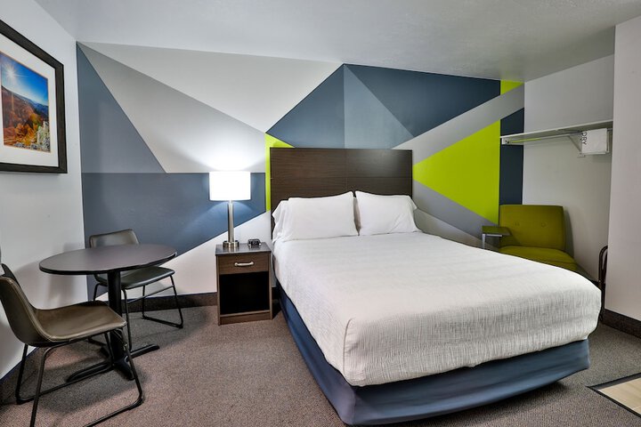 Room 15 of 30