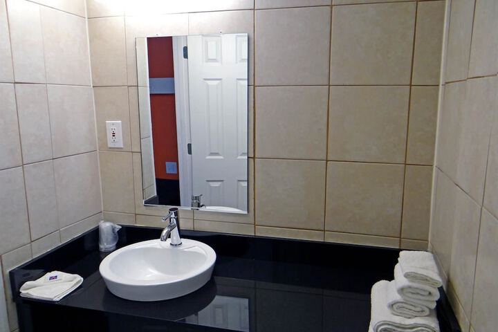 Room 5 of 7