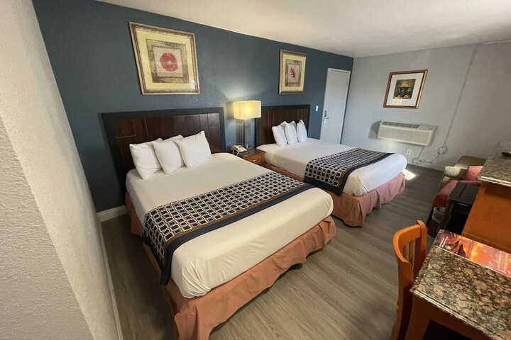 Pacific Inn