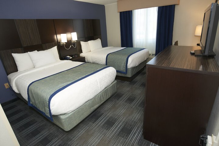 Room 33 of 66