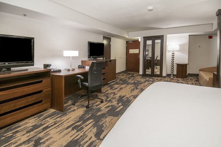 Room 18 of 38