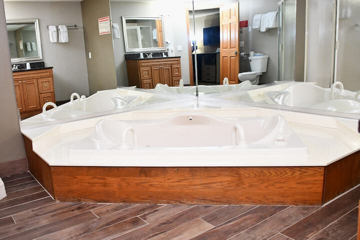 Baymont Inn & Suites by Wyndham Platteville
