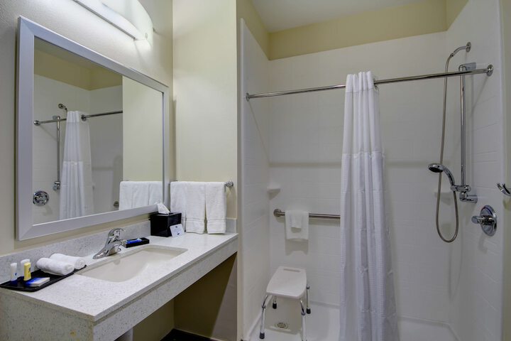Room 21 of 32