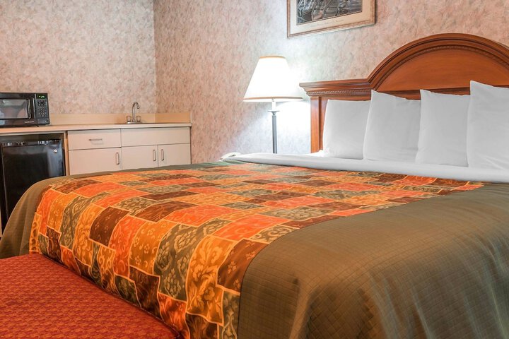 Room 27 of 67
