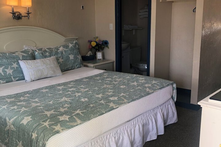 Room 25 of 29