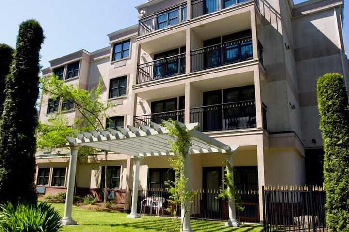 Hotel 4 of 59