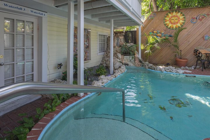 Pool 28 of 111