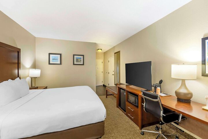 Room 25 of 36