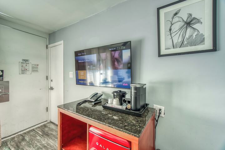 Room 43 of 143