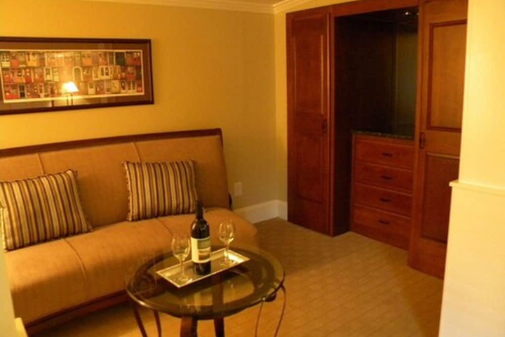 Room 10 of 60