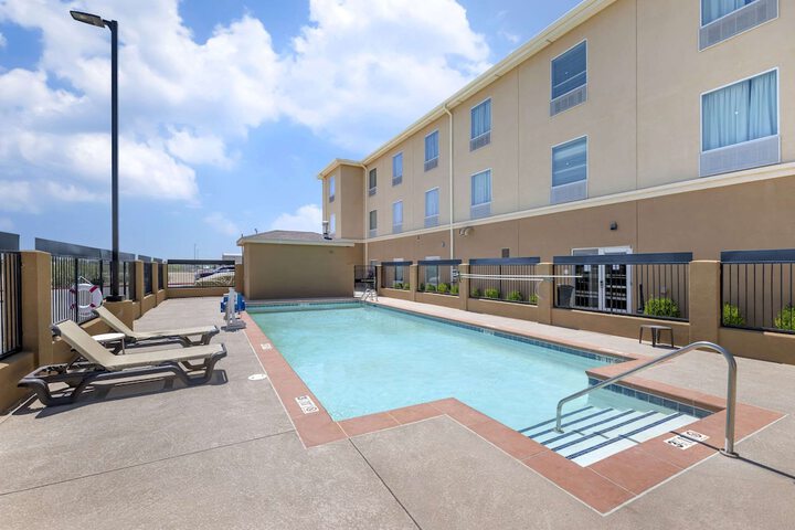 Pool 3 of 36
