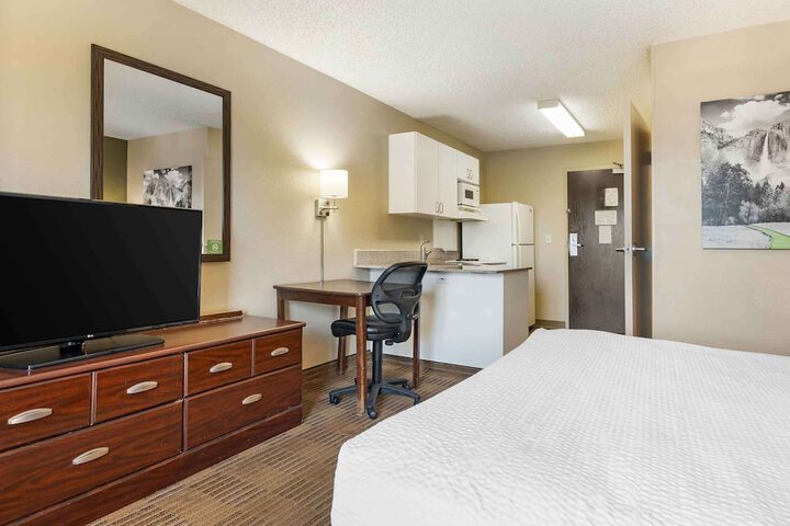 Room 15 of 23