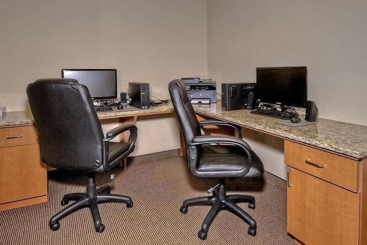 Business Center 27 of 27